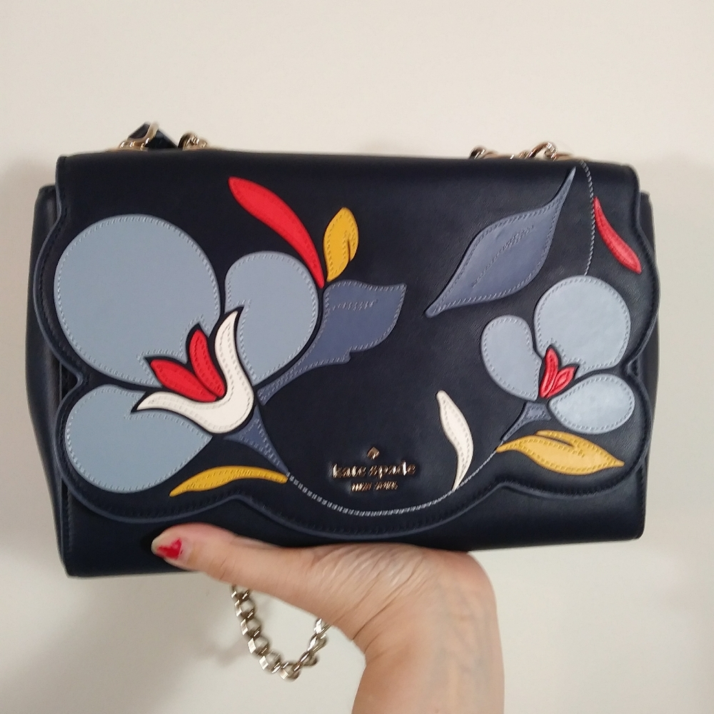Kate Spade New York quilted puffy mod flower shoulder cross body purse